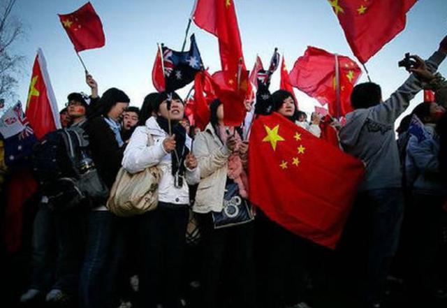 The+students+have+lessons+at+school改为否定句？游戏画面